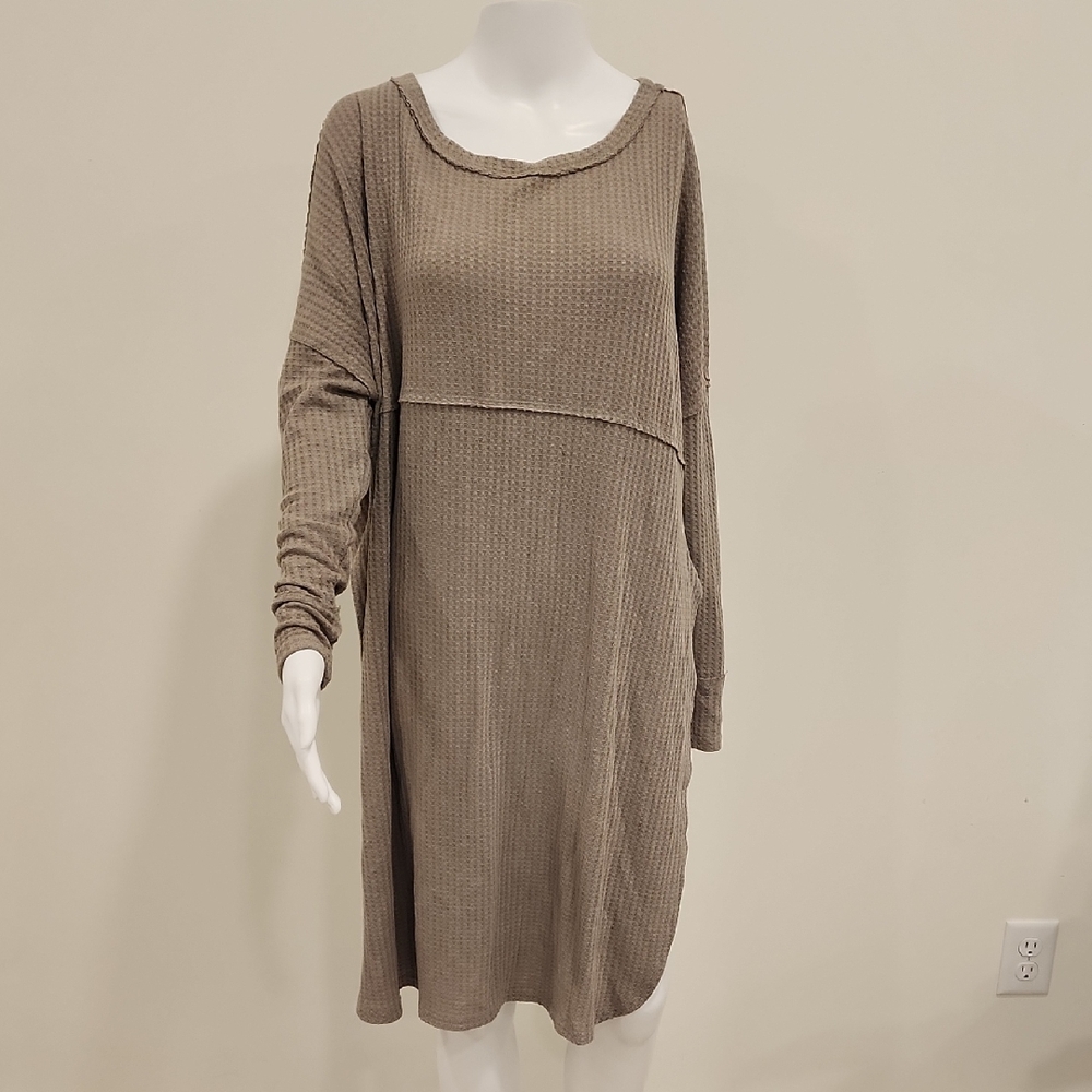 Elegant Long Sleeve Waffle Knit Dress in taupe